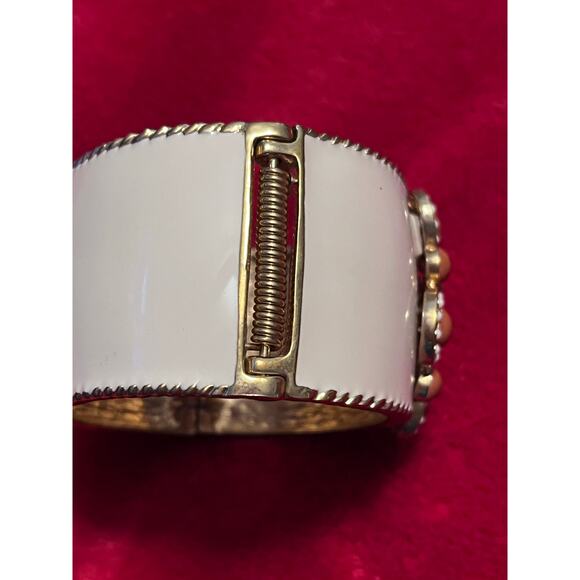 Vintage enamel and filigree hinged cuff bracelet - Picture 4 of 5